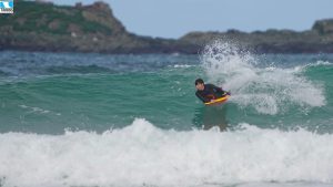 Benjamin-Griffiths-surf-East-strand-troggs-2-300x169 Benjamin-Griffiths-surf-East-strand-troggs-2-300x169